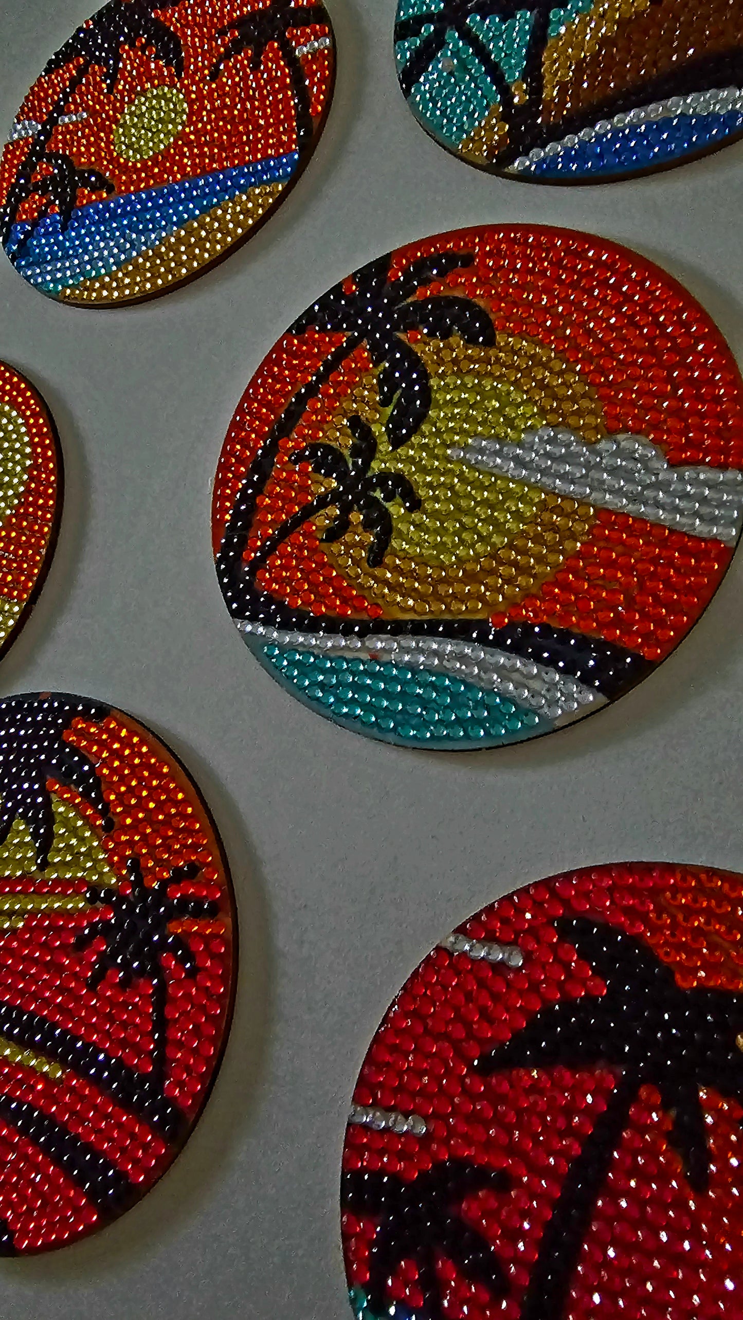 Retro vintage-style coasters - Red palms