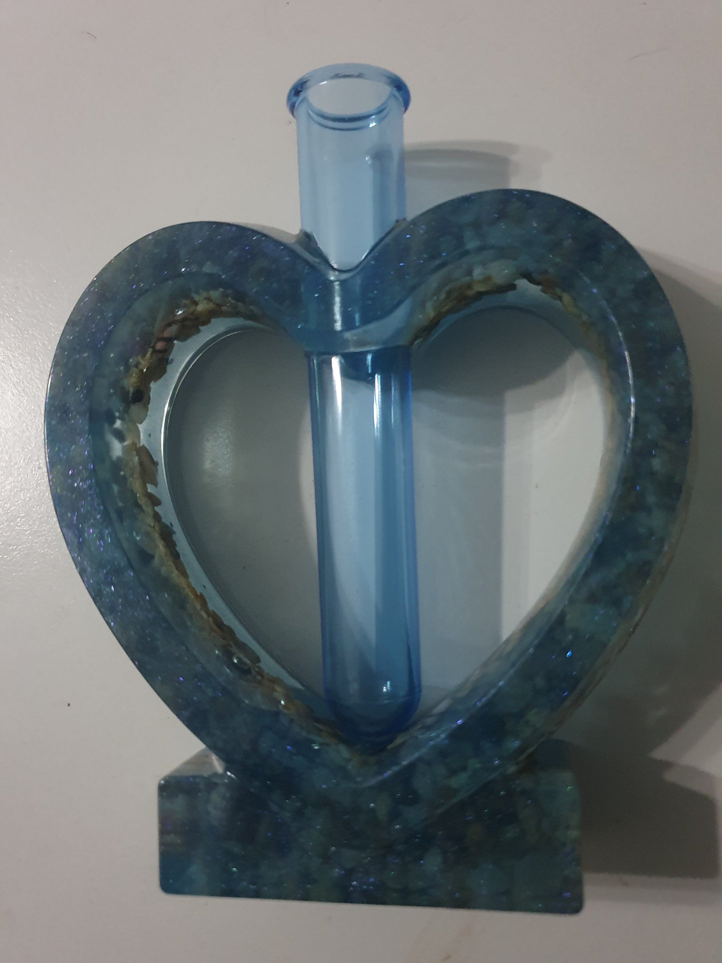 Heart shaped vase/plant propagation vase with seashell inlay