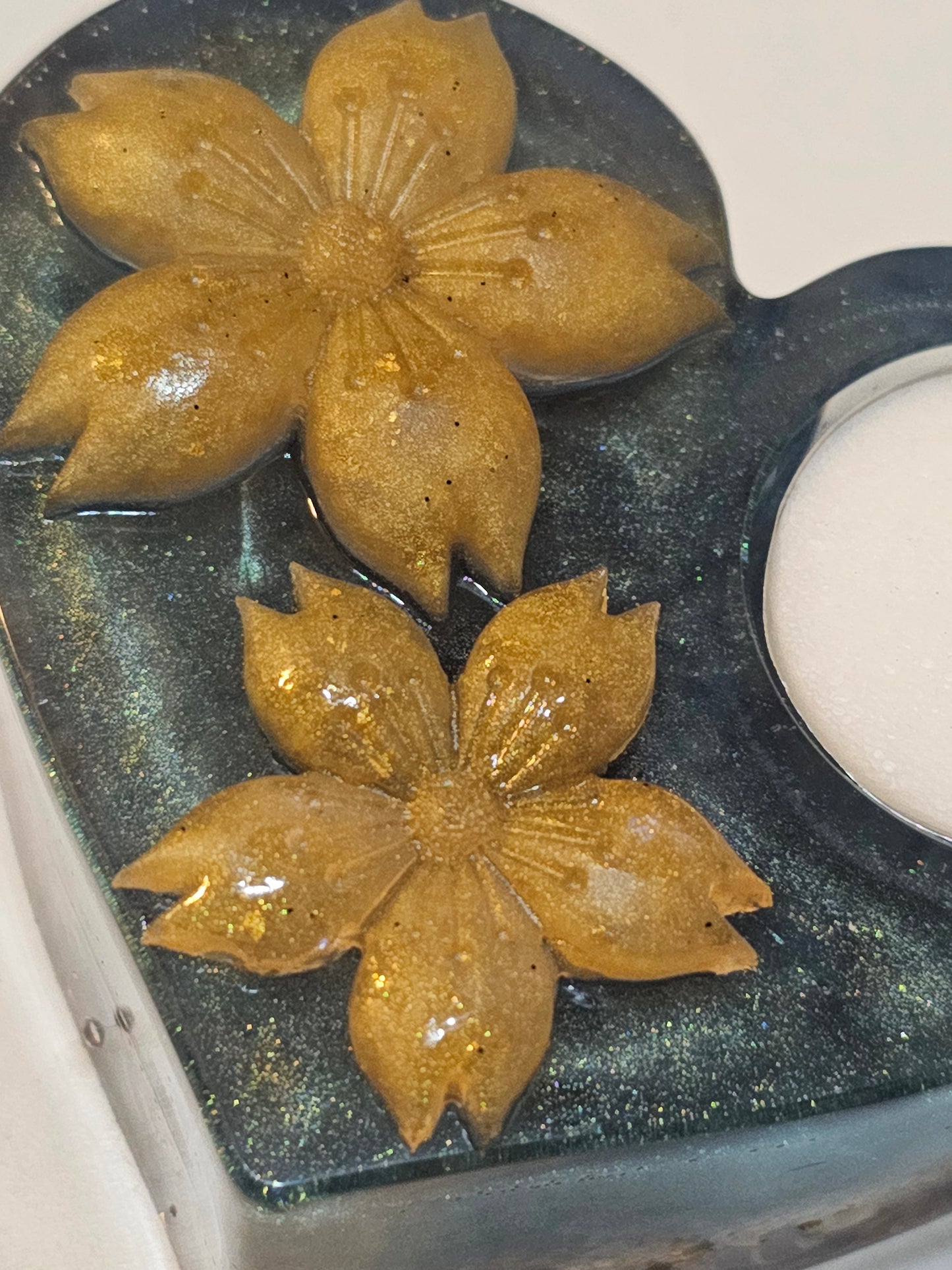 Table art - seascape tealight candle holders