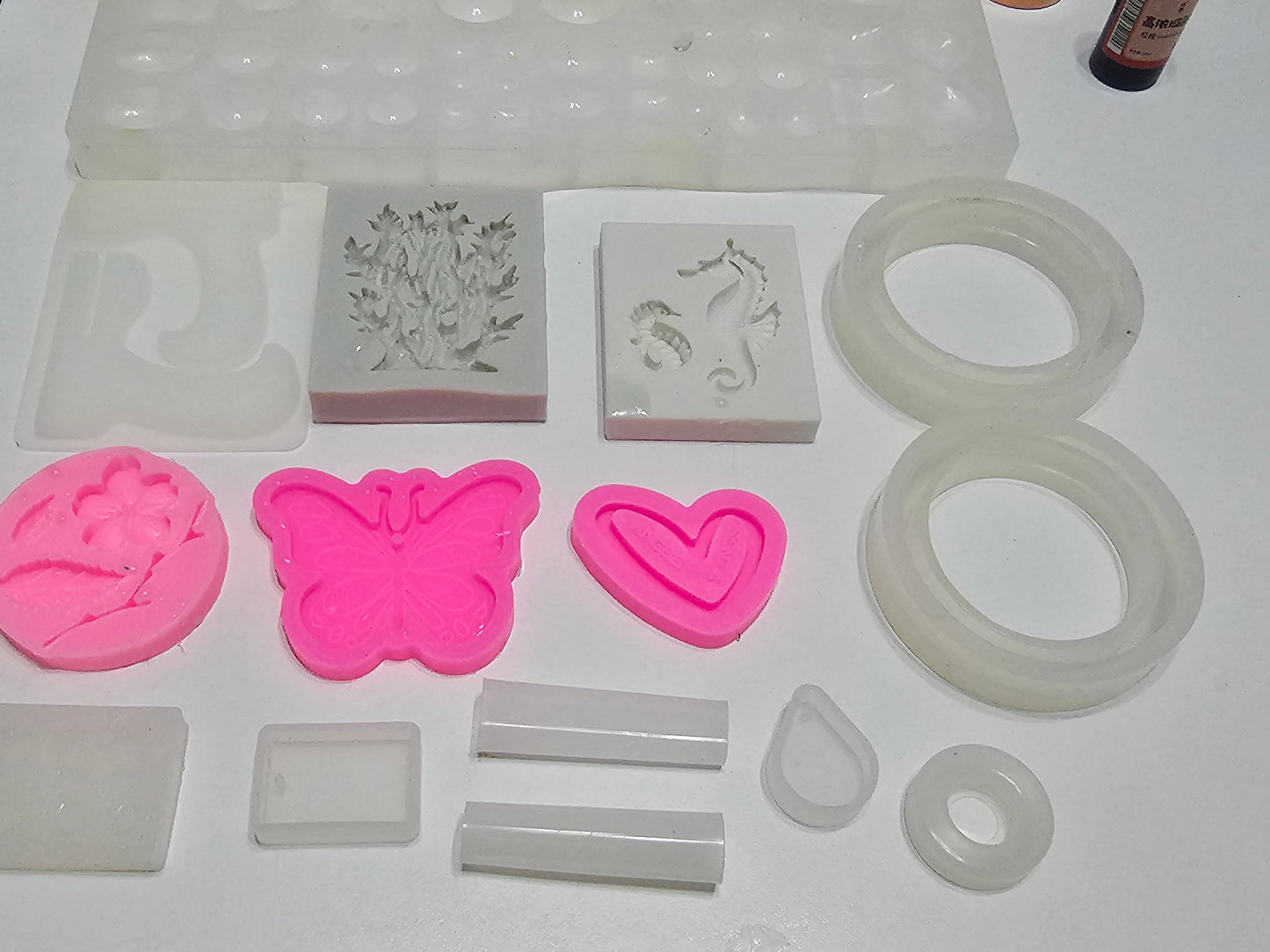 Starter kits for emerging artists