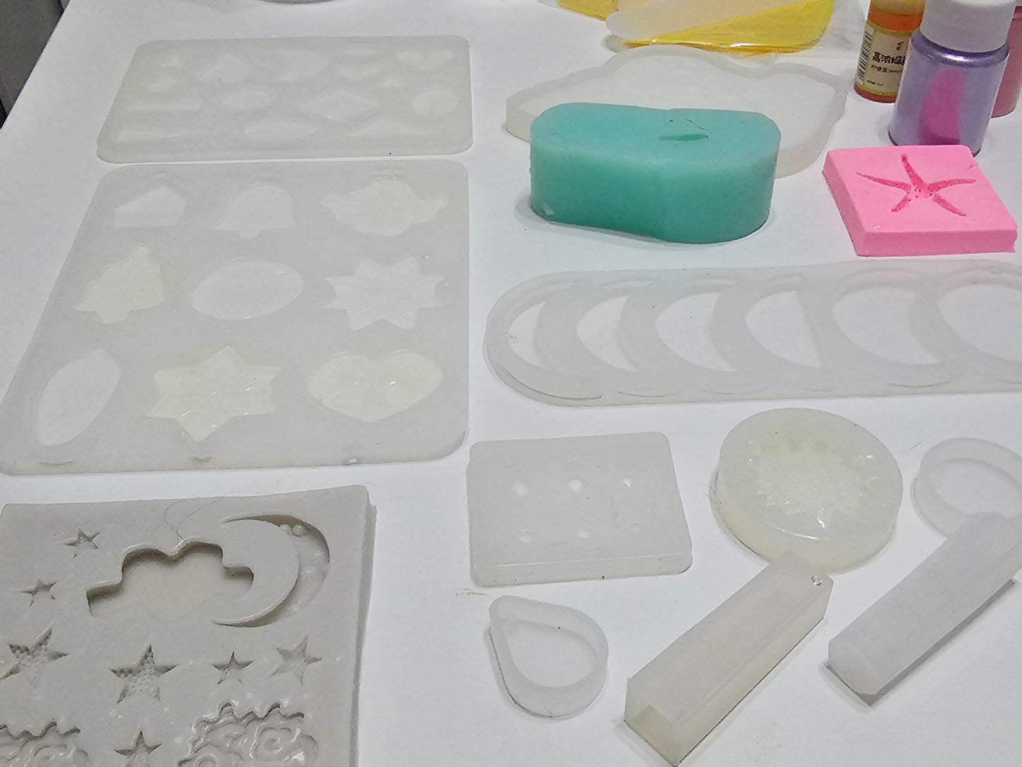 Starter kits for emerging artists