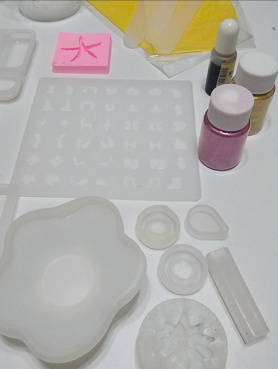 Starter kits for emerging artists