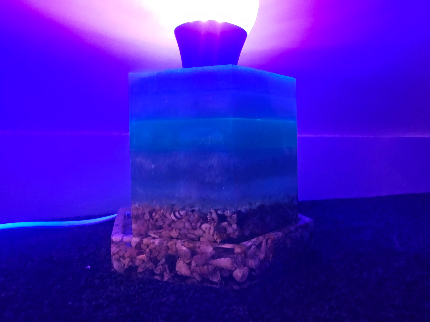 Magical transforming ocean waters lamp