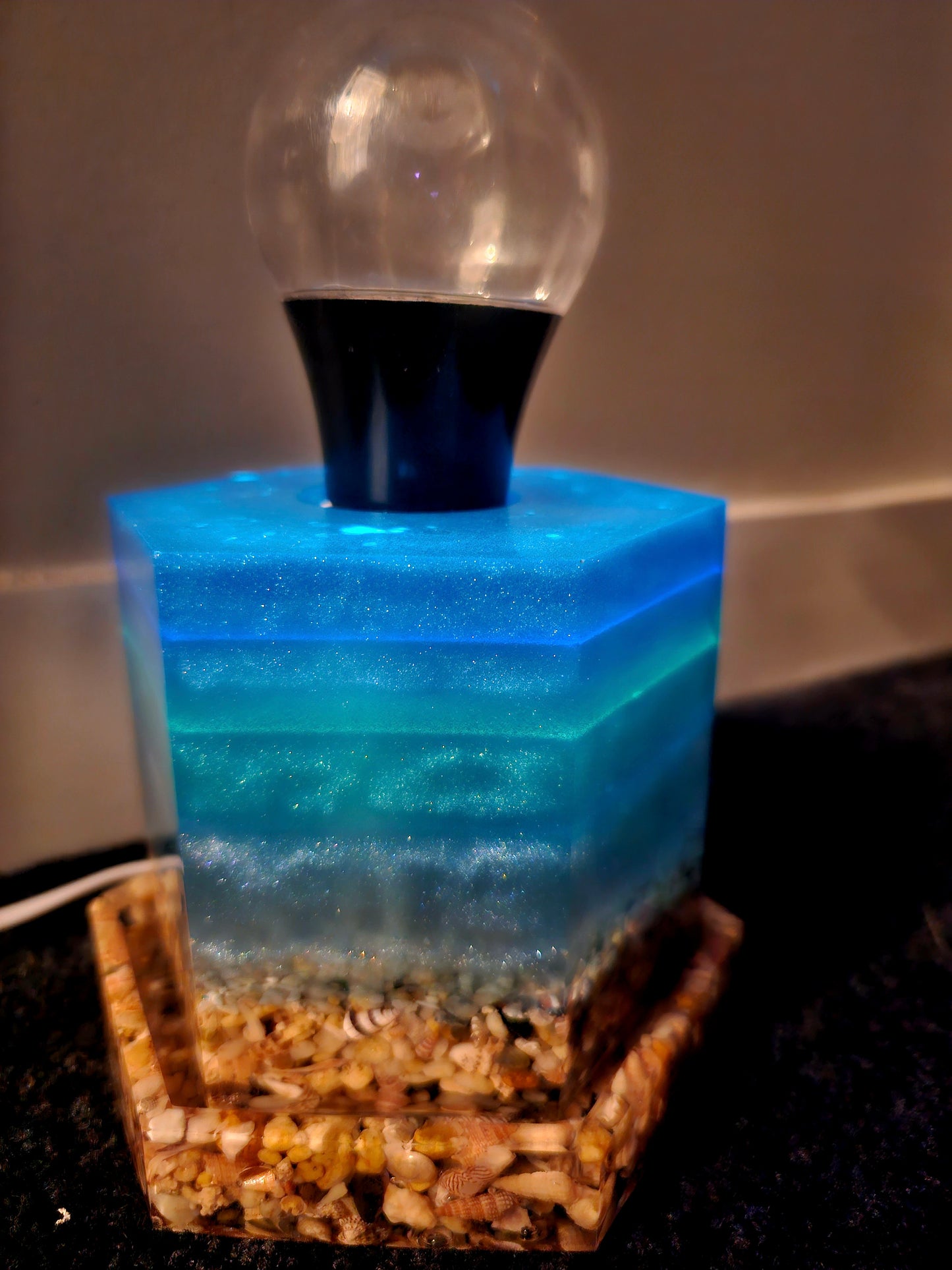 Magical transforming ocean waters lamp