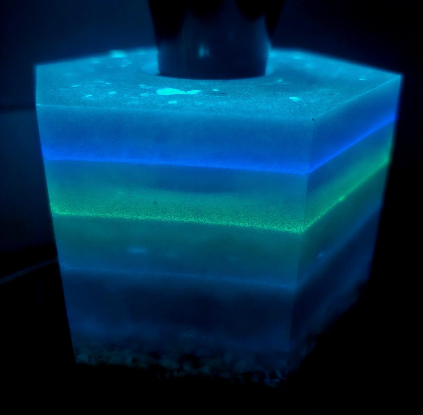 Magical transforming ocean waters lamp