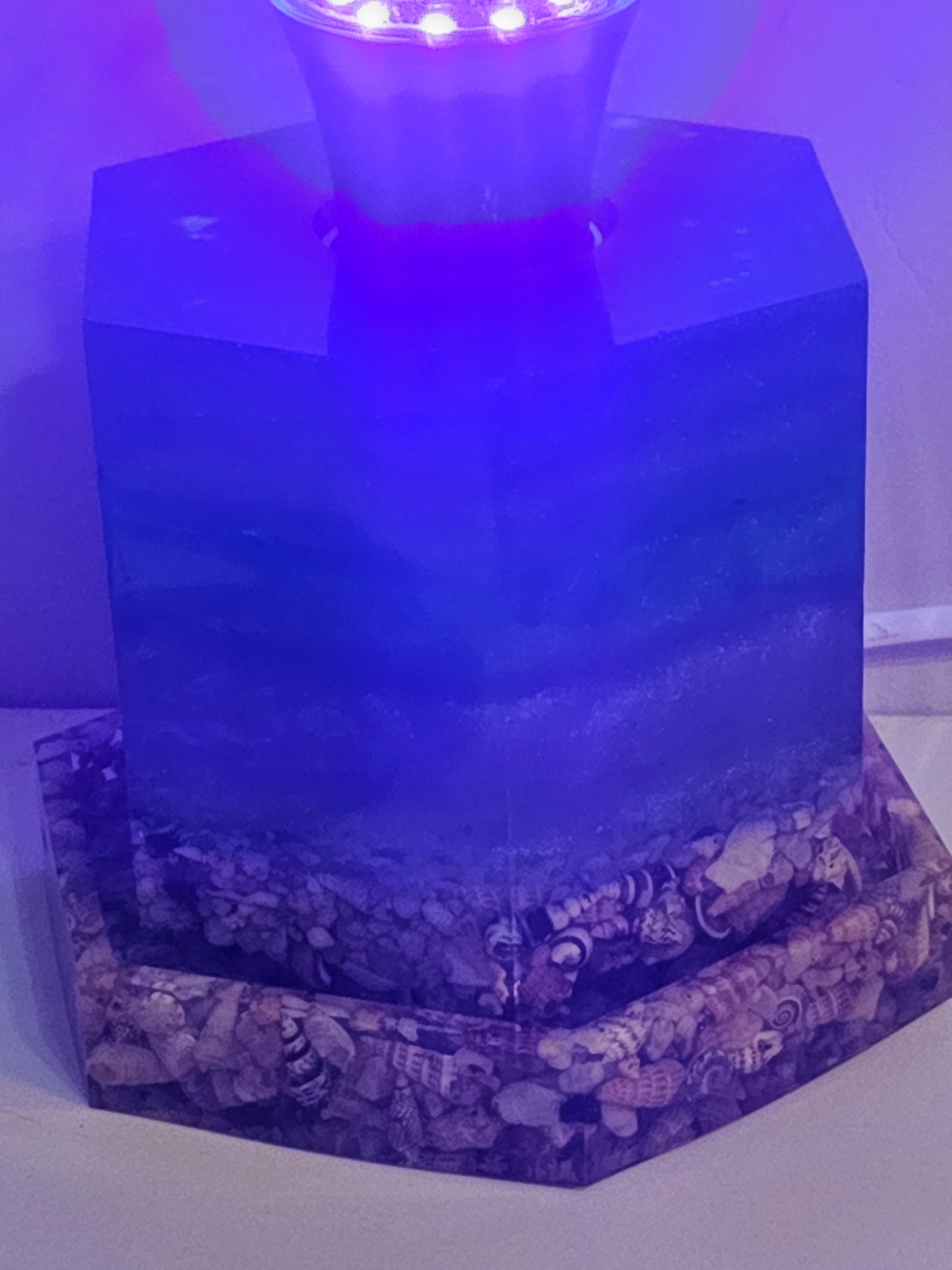 Magical transforming ocean waters lamp